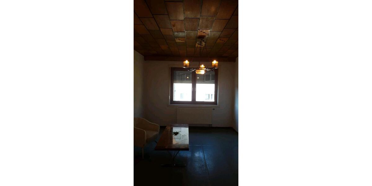 Etagenwohnung Neuhaus am Rennweg - 4 Zimmer, 100 m&sup2;, 400&euro; | Angebot:26289124