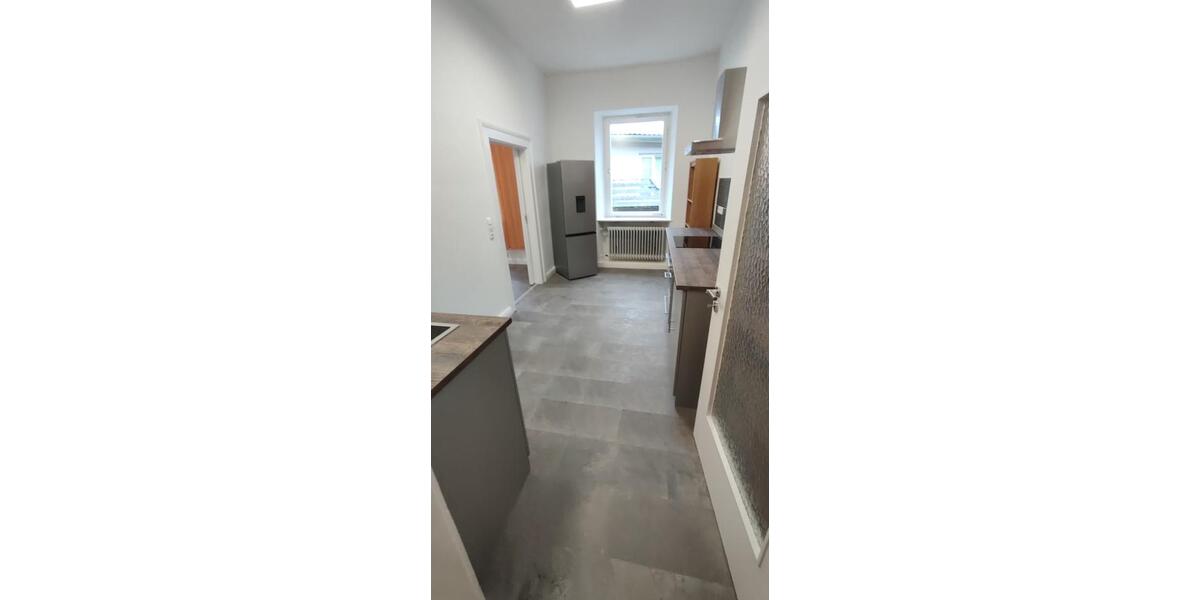 Etagenwohnung Deggendorf - 4 Zimmer, 100 m&sup2;, 260&euro; | Angebot:24552872