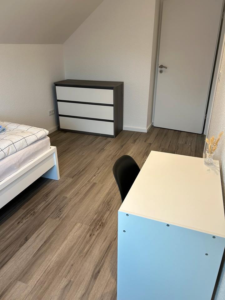 Zimmer , MonteurZimmer, WG Wohnung