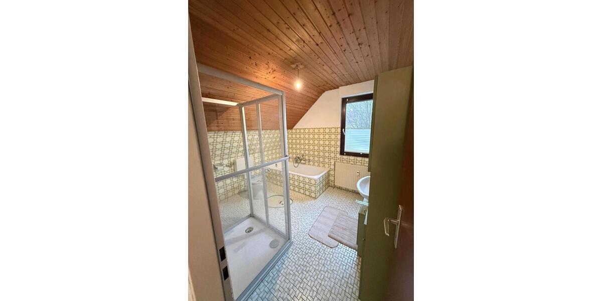 Dachgeschoßwohnung Finnentrop - 1 Zimmer, 68 m&sup2;, 700&euro; | Angebot:24543009