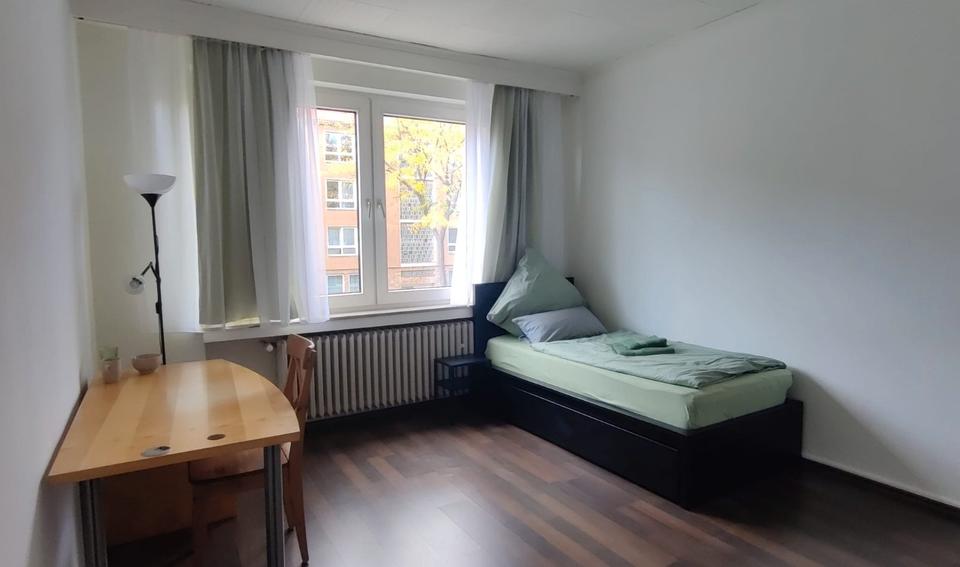 Etagenwohnung Hildesheim - 4 Zimmer, 130 m&sup2;, 950&euro; | Angebot:26299503