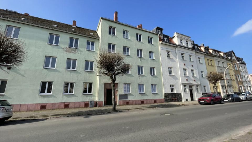 2 Raum Wohnung -NEU saniert- zimmer