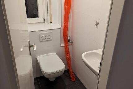 Wohnung Wiesbaden Biebrich - 4 Zimmer, 96 m&sup2;, 1.400&euro; | Angebot:24946520