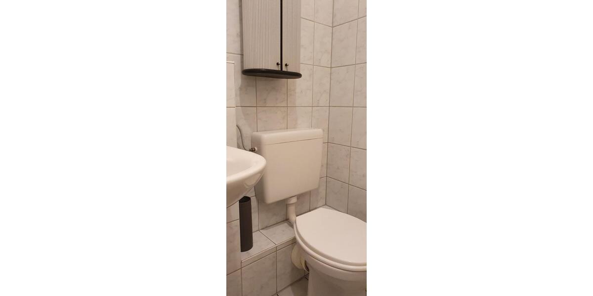 Dachgeschoßwohnung Essen Stadtbezirk VI - 1 Zimmer, 18 m&sup2;, 250&euro; | Angebot:24737551