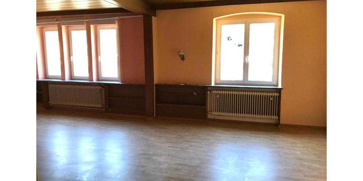 Etagenwohnung Wallenfels - 4 Zimmer, 101 m&sup2;, 550&euro; | Angebot:26088941