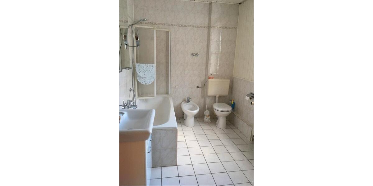 Erdgeschoßwohnung Rotenburg an der Fulda - 3 Zimmer, 90 m&sup2;, 550&euro; | Angebot:25793872