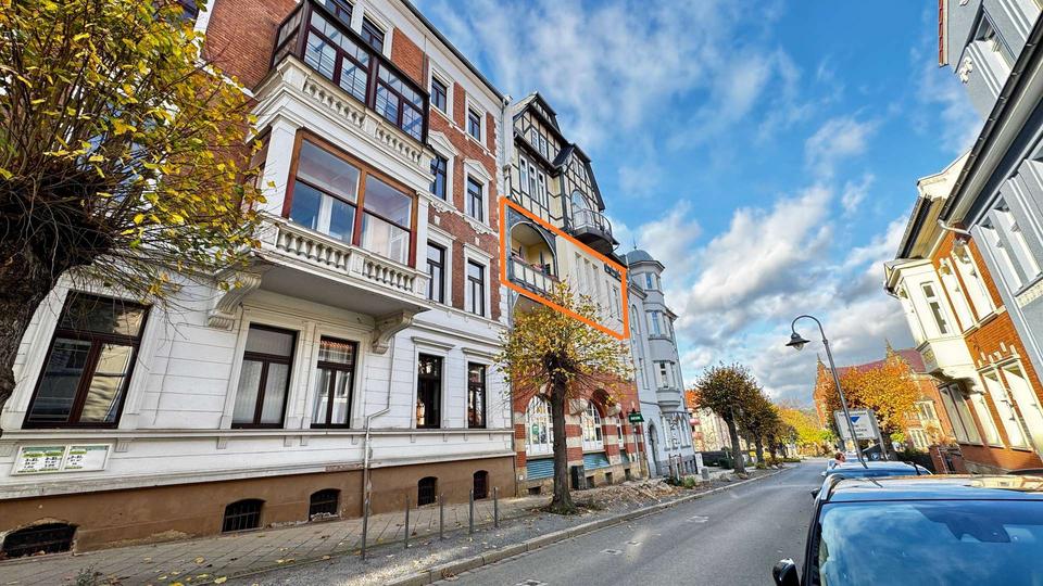 ! Reserviert Provisionsfrei! Stilvolle 90-qm-Altbauwohnung mit Loggia und Einbauküche in Blankenburg 2 zimmer
