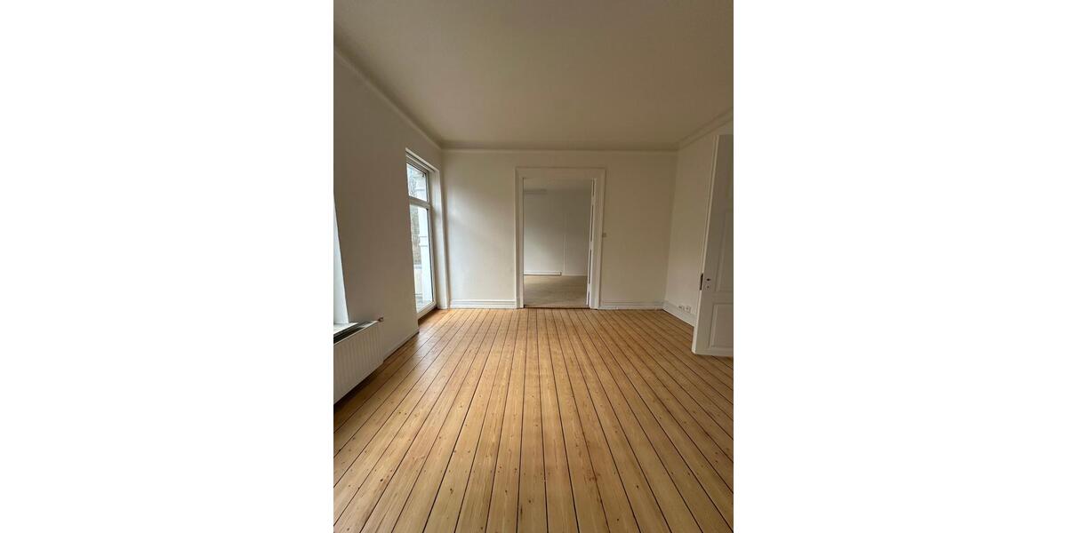 Etagenwohnung Flensburg - 5 Zimmer, 114 m&sup2;, 1.000&euro; | Angebot:25901398