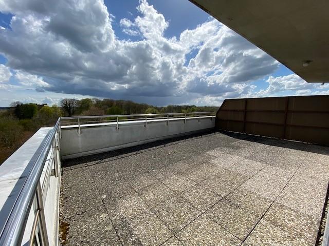 Wohnen mit Weitblick: moderne 1-Zimmer-Wohnung mit großer Dachterrasse