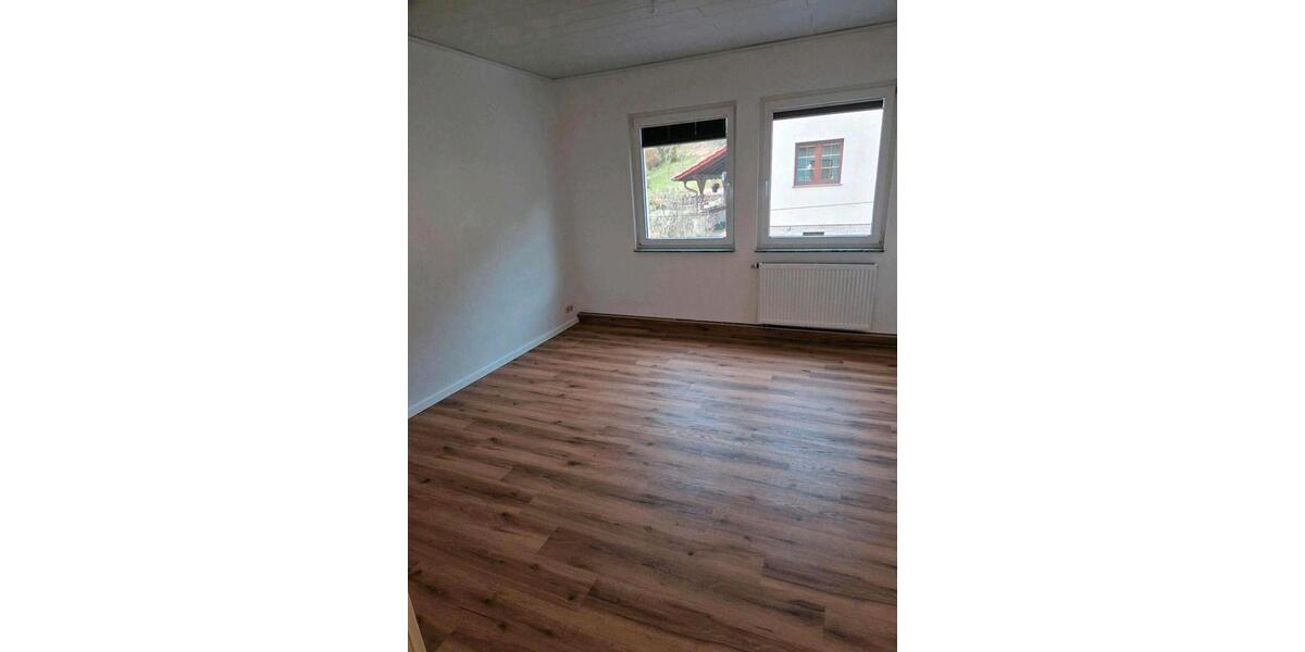 Etagenwohnung Ruhla - 3 Zimmer, 70 m&sup2;, 530&euro; | Angebot:25892552