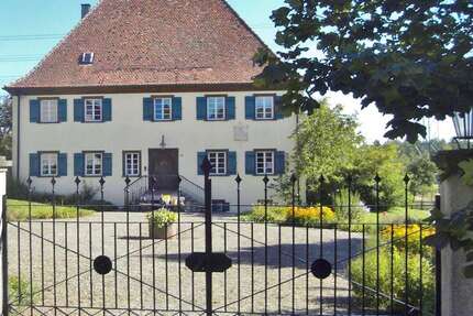 Haus Eigeltingen - 7 Zimmer, 270 m&sup2;, 3.900&euro; | Angebot:24957492