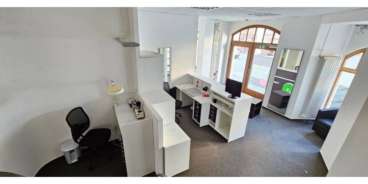 Gewerbeobjekt Amberg - 5 Zimmer, 274 m&sup2;, 3.700&euro; | Angebot:25665004