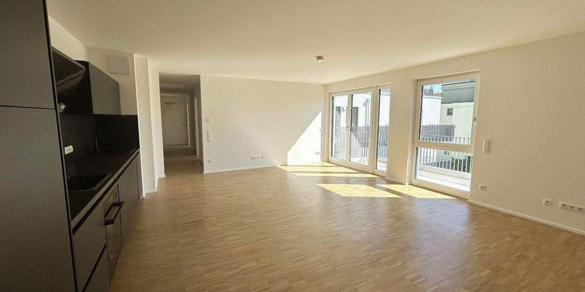 Etagenwohnung Stuttgart Untertürkheim - 5 Zimmer, 120 m&sup2;, 1.990&euro; | Angebot:25727984