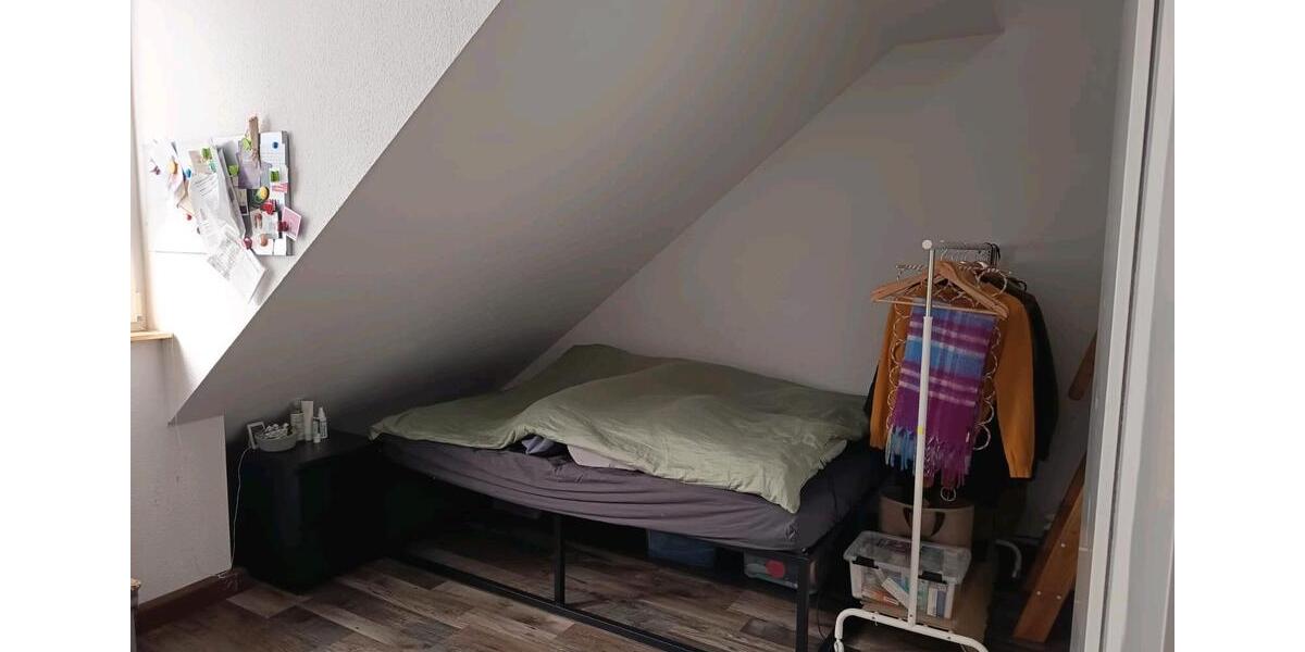 Dachgeschoßwohnung Aachen Aachen-Mitte - 4 Zimmer, 12 m&sup2;, 446&euro; | Angebot:25175314