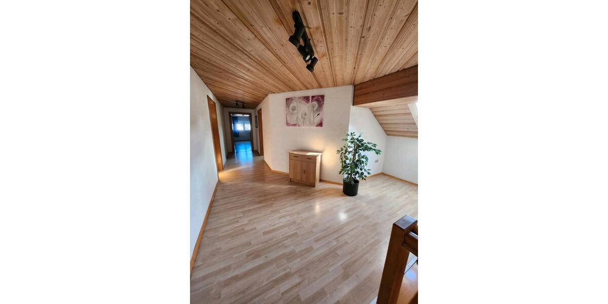 Maisonettenwohnung Neuburg an der Kammel - 3 Zimmer, 125 m&sup2;, 900&euro; | Angebot:25395618