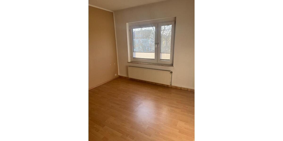 Etagenwohnung Schönebeck (Elbe) - 4 Zimmer, 104 m&sup2;, 925&euro; | Angebot:25052597