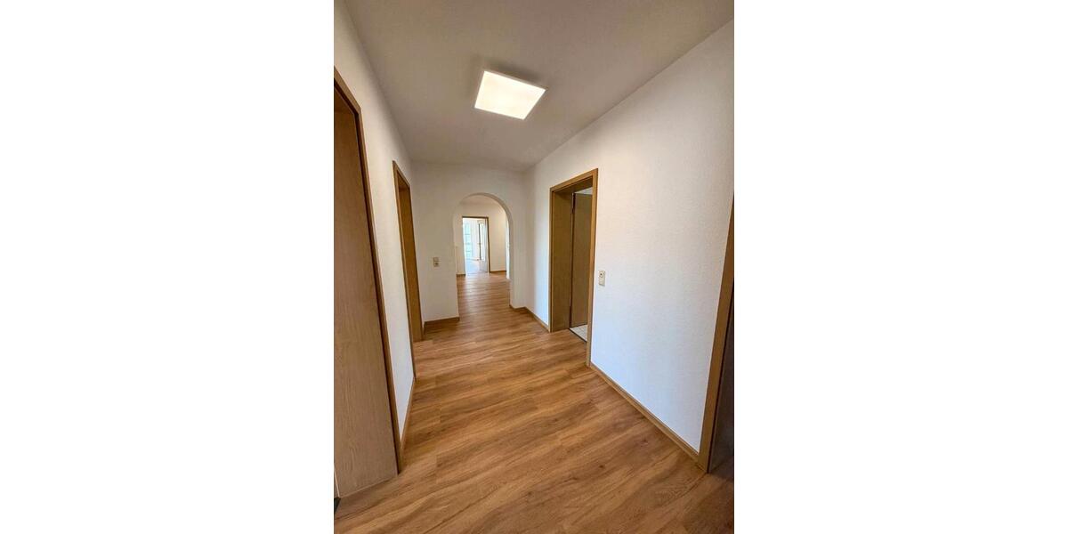 Erdgeschoßwohnung Steinwenden - 4 Zimmer, 150 m&sup2;, 1.450&euro; | Angebot:26592174