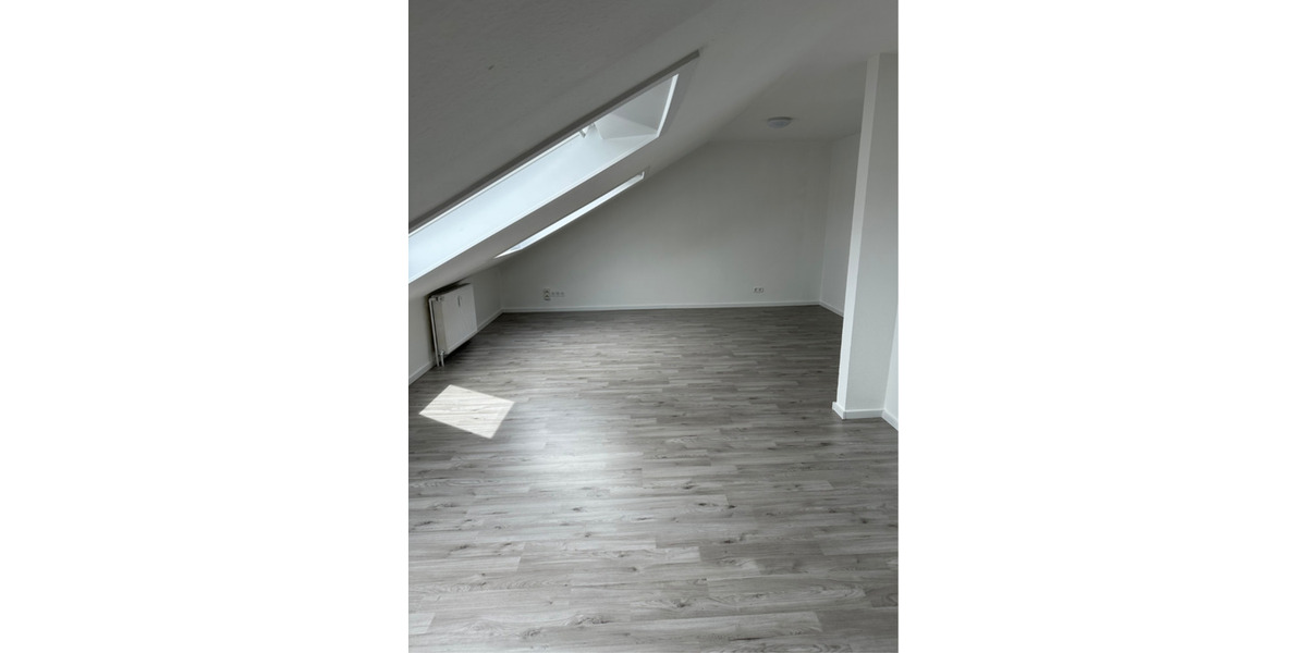 Dachgeschoßwohnung Rülzheim - 2 Zimmer, 53 m&sup2;, 900&euro; | Angebot:25870800