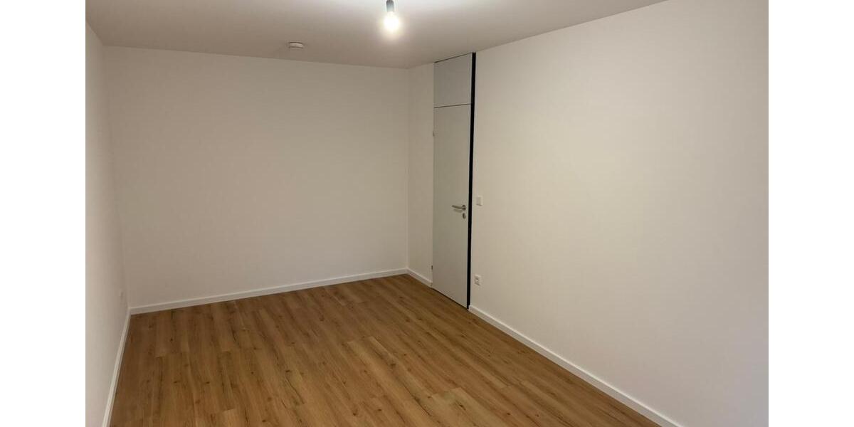 Kernsanierte 3,5 Zi Whg in Schwalbach am Taunus 3.5 zimmer