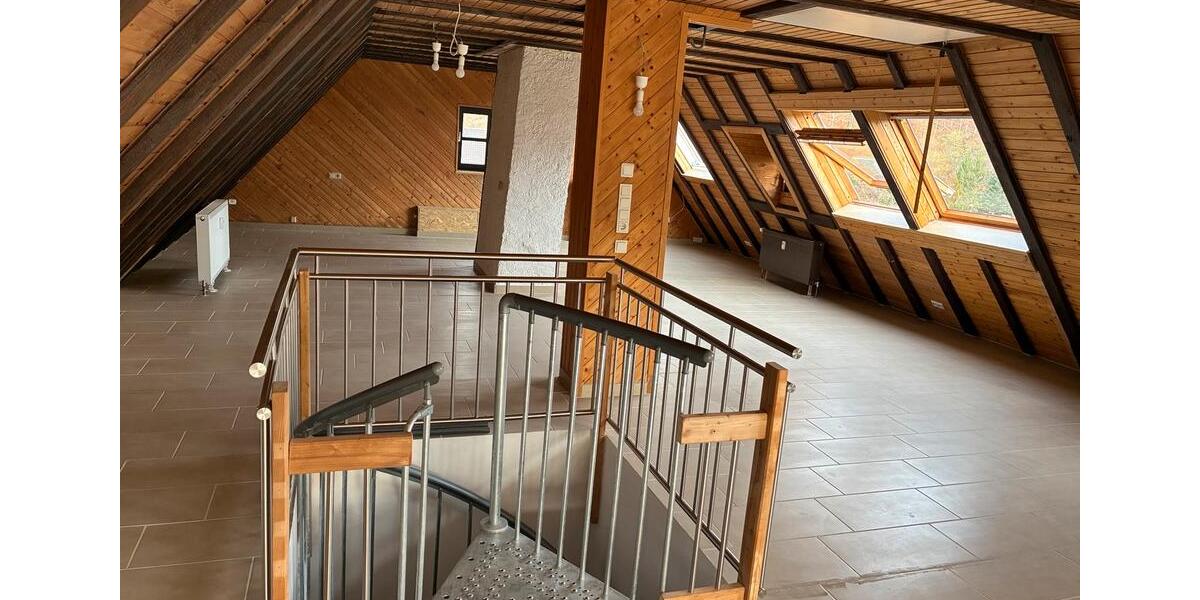 Dachgeschoßwohnung Berschweiler bei Baumholder - 1 Zimmer, 120 m&sup2;, 1.200&euro; | Angebot:24753409