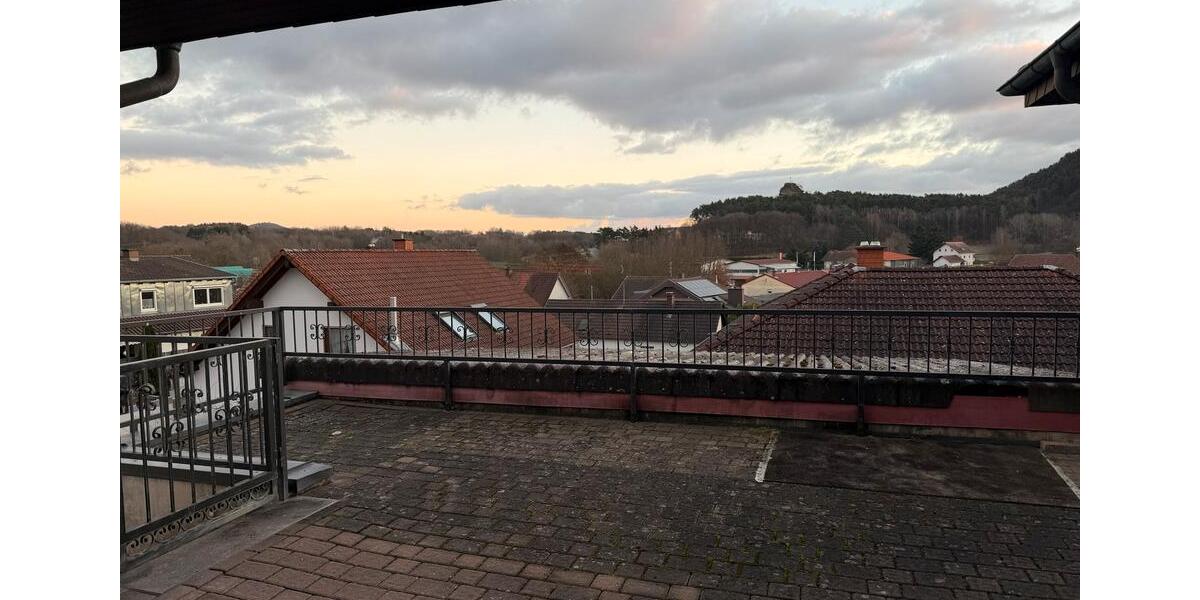 Erdgeschoßwohnung Albersweiler - 4 Zimmer, 160 m&sup2;, 1.150&euro; | Angebot:26580460