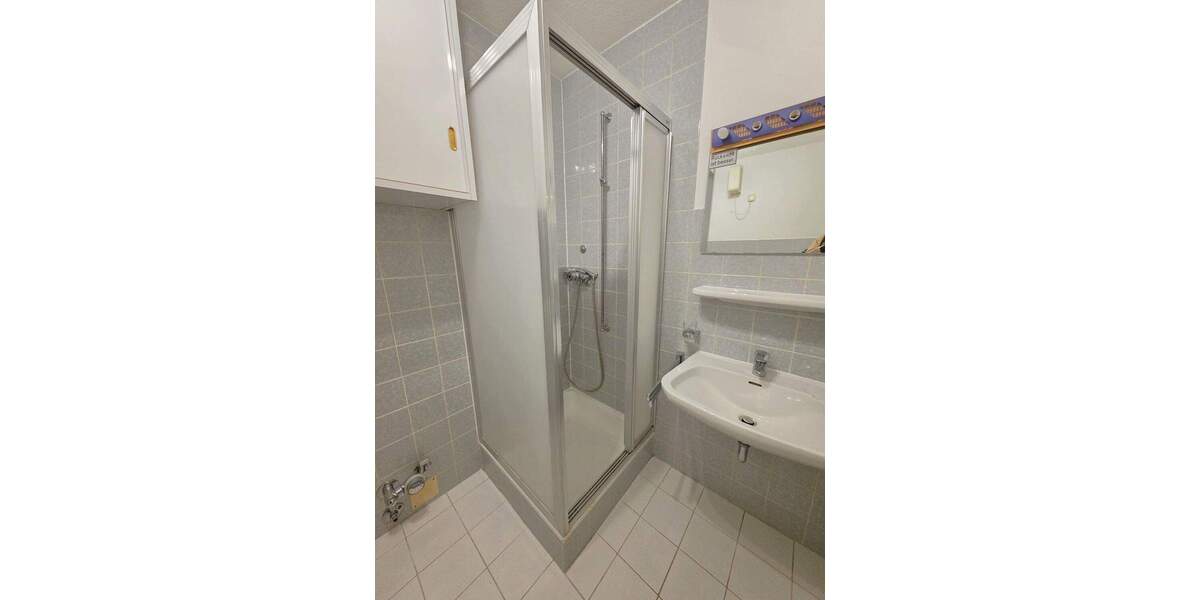 Wohlfühlnest für Singles .... mit Balkon, Garage und tollen Ausblick 1 zimmer