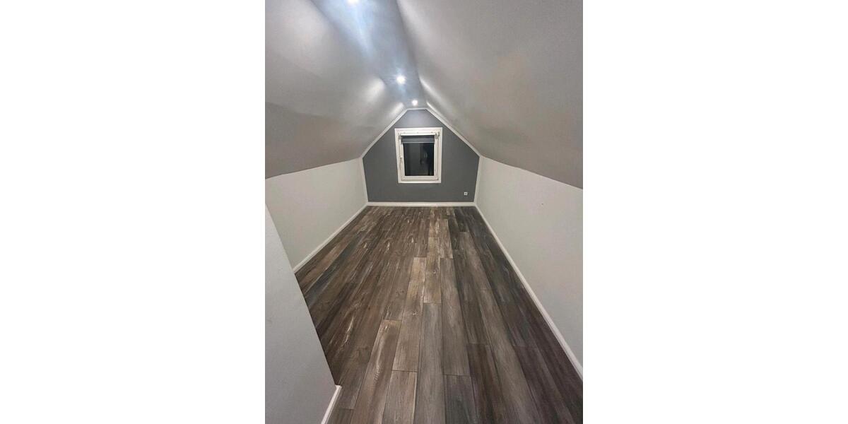 Helle 4-Zimmer-Wohnung auf 3 Etagen - ca. 80m², eigener Eingang 4 zimmer