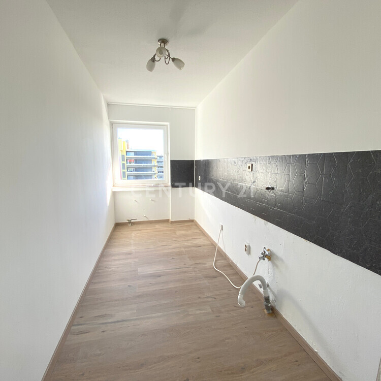 Stilvoll modernisierte 3,5-Zimmer-Wohnung mit Balkon, Aufzug und Stellplatz