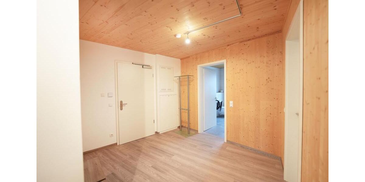 Etagenwohnung Ebersdorf bei Coburg - 4 Zimmer, 91 m&sup2;, 1.010&euro; | Angebot:26192999