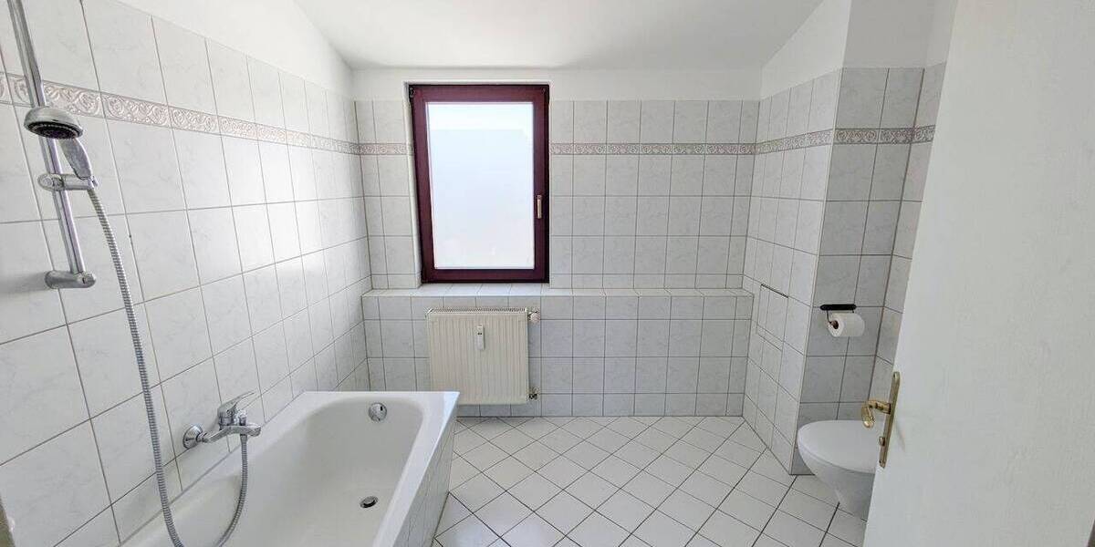 Etagenwohnung Zwickau Innenstadt - 2 Zimmer, 64 m&sup2;, 385&euro; | Angebot:26189805