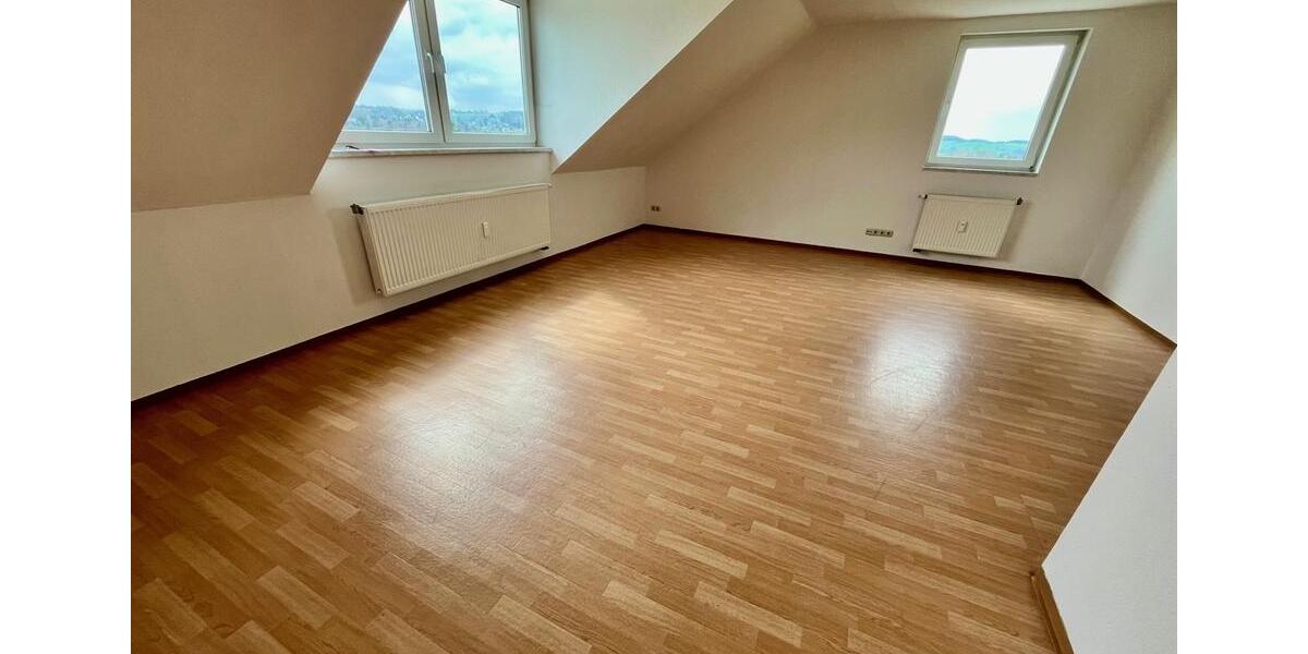 Etagenwohnung Oelsnitz (Vogtland) - 4 Zimmer, 82 m&sup2;, 452&euro; | Angebot:26253910