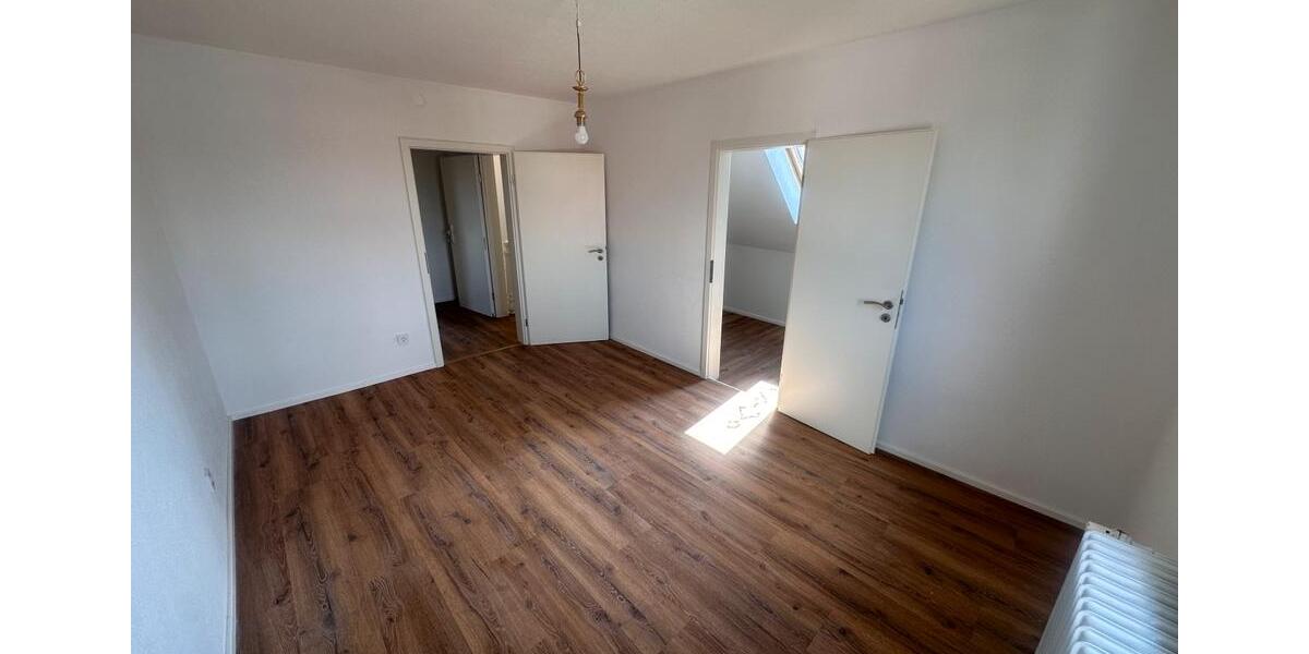 Dachgeschoßwohnung Waldbrunn - 3 Zimmer, 70 m&sup2;, 750&euro; | Angebot:26525464