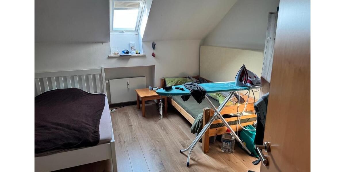 Dachgeschoßwohnung Wenzenbach - 3 Zimmer, 90 m&sup2;, 900&euro; | Angebot:26030586