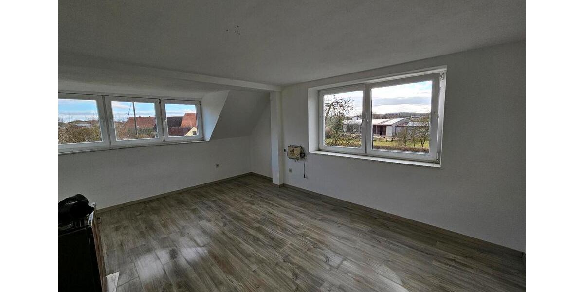Einfamilienhaus Fünfstetten - 4 Zimmer, 120 m&sup2;, 800&euro; | Angebot:26021992
