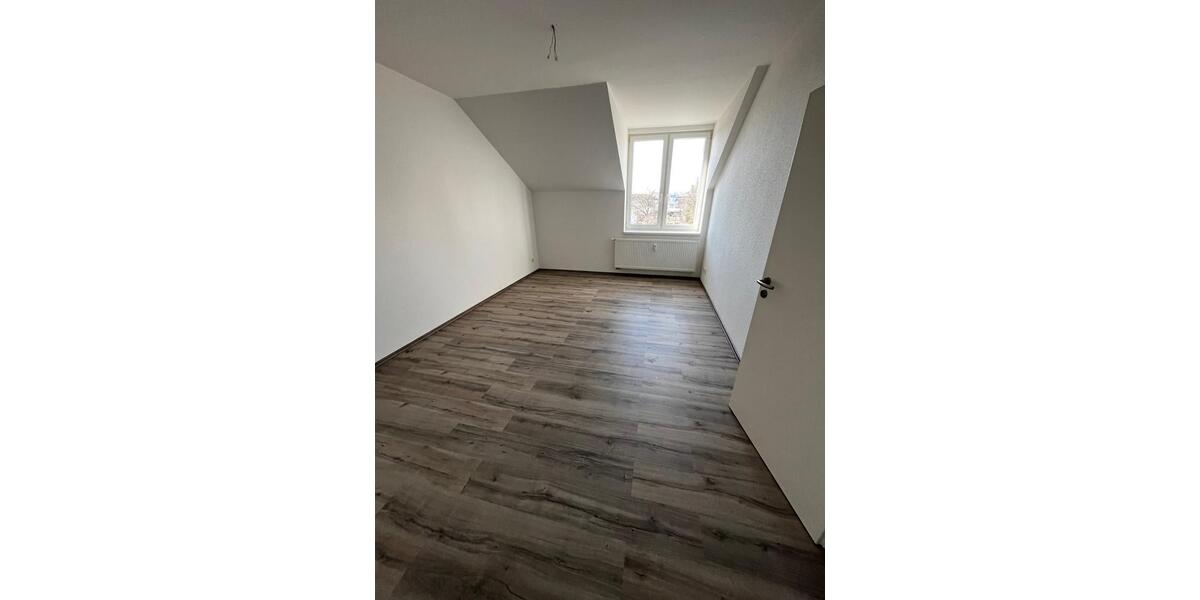 Dachgeschoßwohnung Freiberg - 3 Zimmer, 72 m&sup2;, 450&euro; | Angebot:26365879