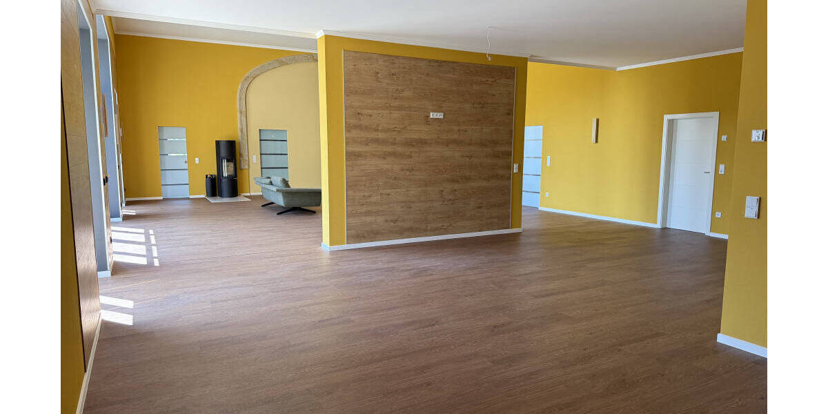 Etagenwohnung Diesbar-Seußlitz Seußlitz - 5 Zimmer, 265 m&sup2;, 2.050&euro; | Angebot:22506656