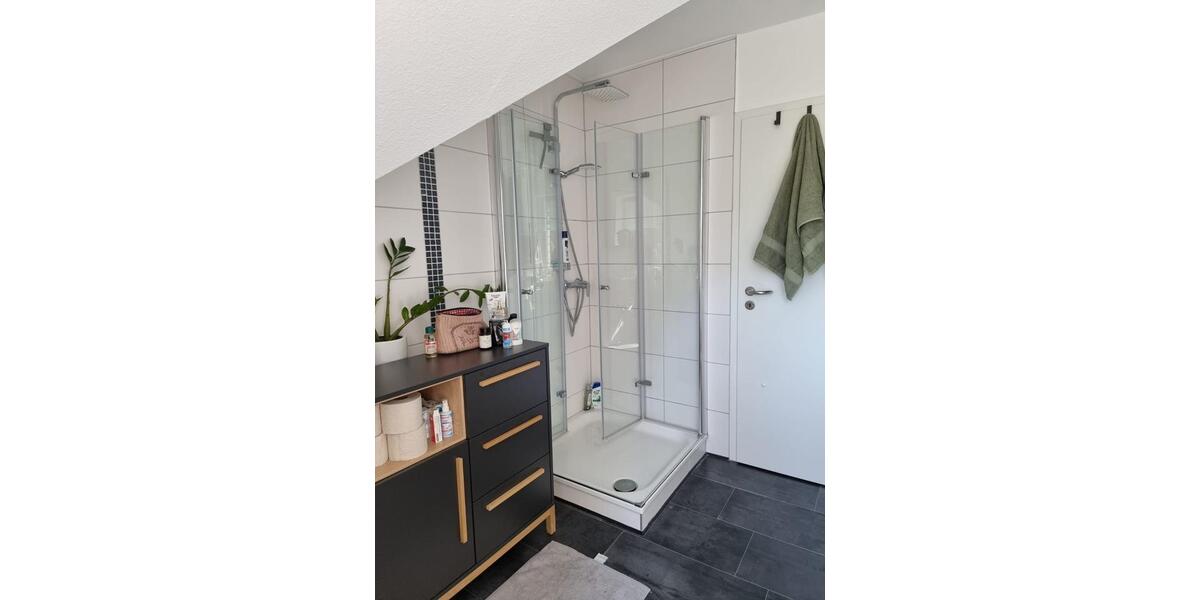 Dachgeschoßwohnung Detmold - 2 Zimmer, 73 m&sup2;, 690&euro; | Angebot:26045541
