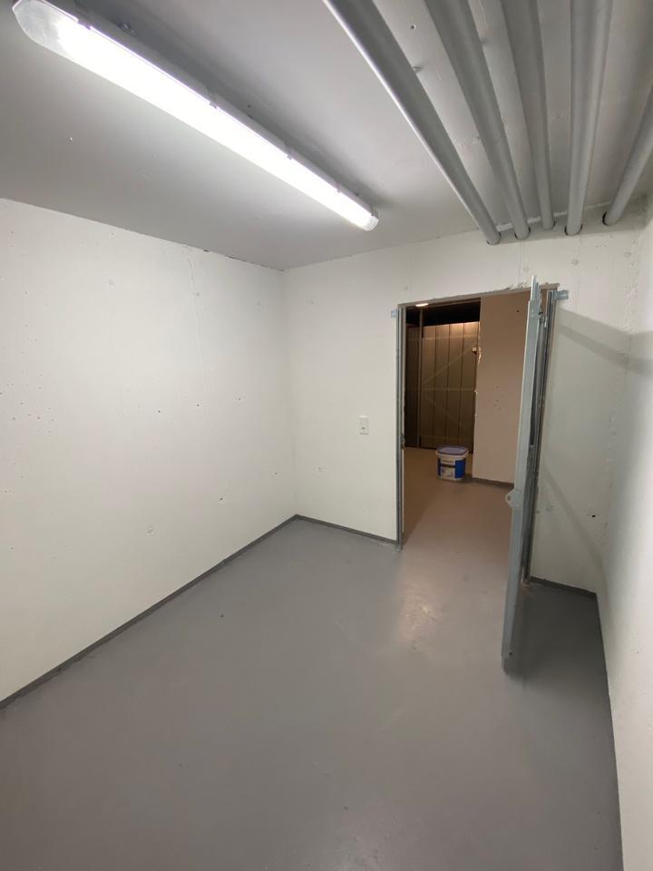 Belüfteter Kellerraum in Neubau zu Vermieten, 8,5qm