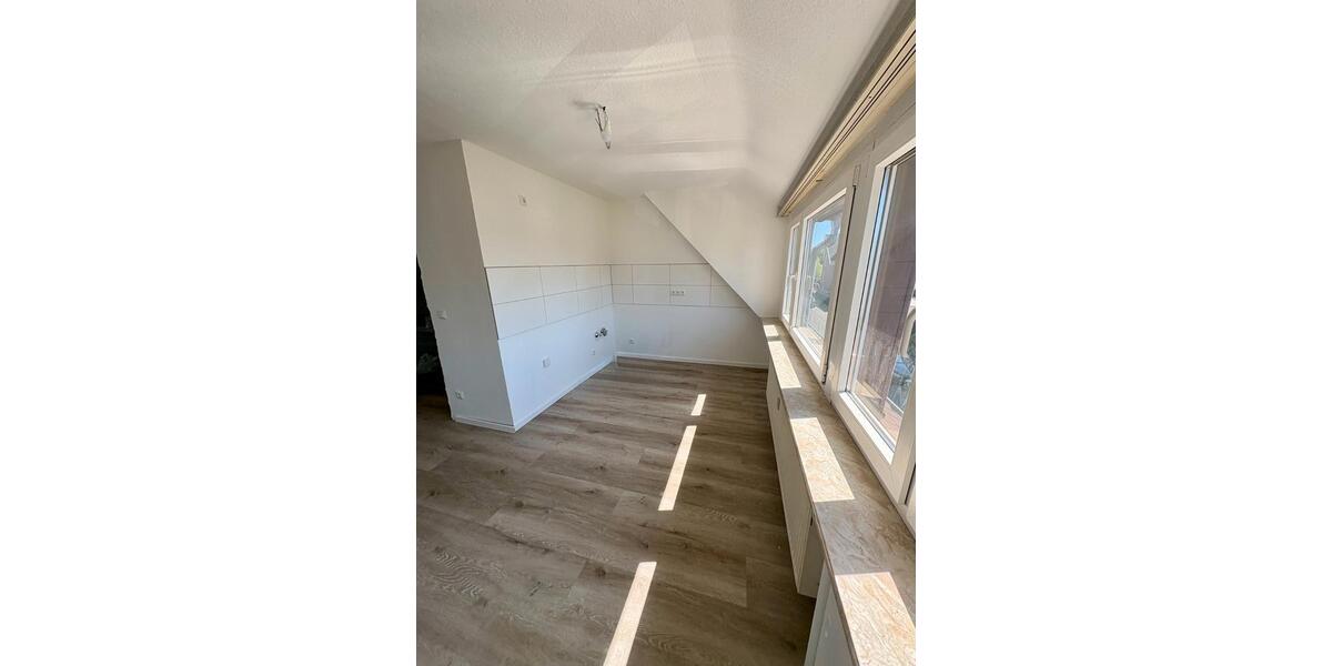 Dachgeschoßwohnung Oberhausen - 2.5 Zimmer, 50 m&sup2;, 590&euro; | Angebot:26405960