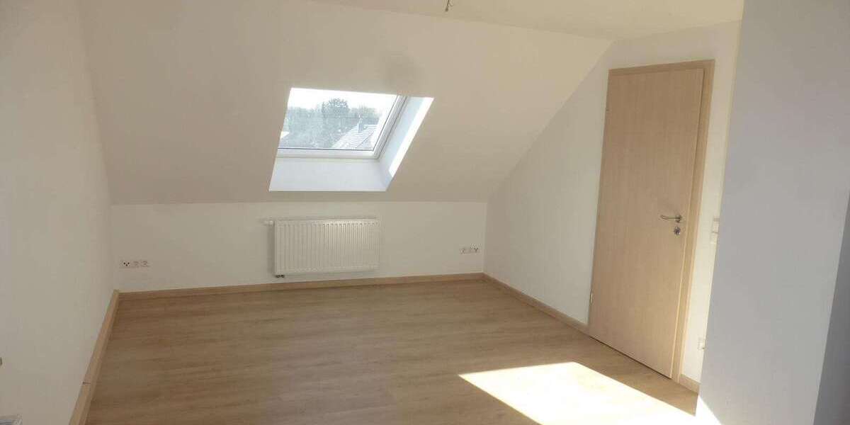 Etagenwohnung Mülsen - 3 Zimmer, 74 m&sup2;, 525&euro; | Angebot:26543767