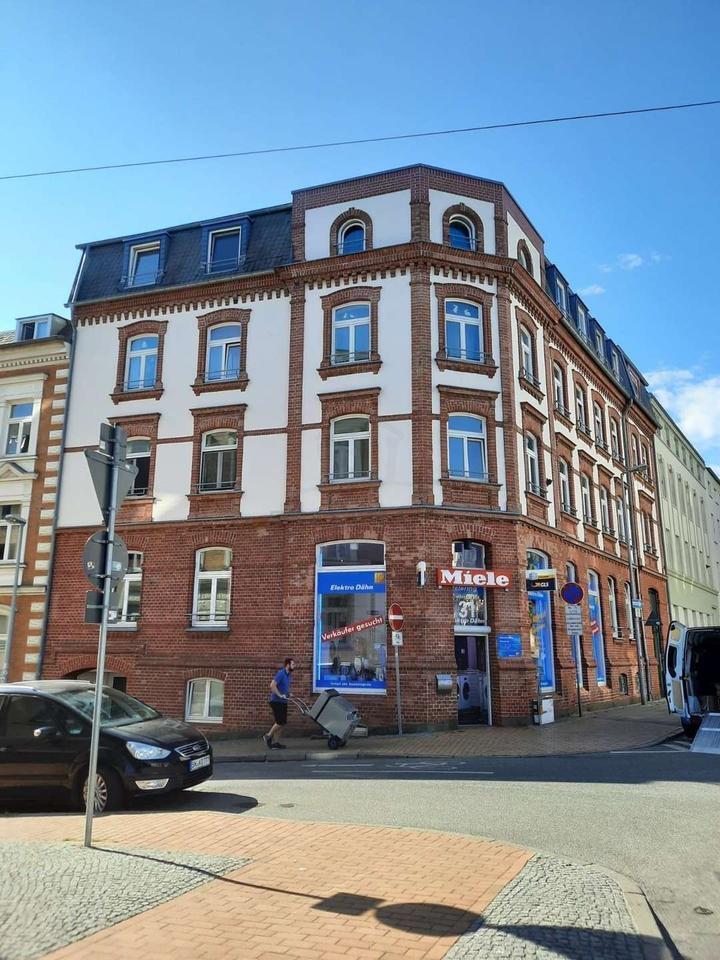 2-Zimmerwohnung im Dachgeschoss in der Paulstadt, Einbauküche, Abstellraum+Keller, 350m zum HBF