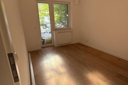 Interior Design Konzept- für Mieter, die alles wollen: Stadt. Garten. Stil. Charmante Erdgeschosswohnung mit Balkon und Terrasse in List. zimmer