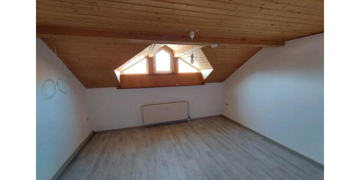 Dachgeschoßwohnung Arnstadt - 3 Zimmer, 97 m&sup2;, 730&euro; | Angebot:26561391