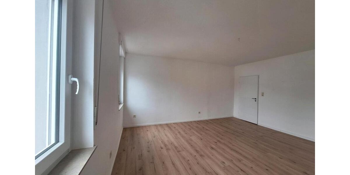 Großzügige 4- Zimmer - Wohnung mit Balkon & EBK in Holzminden 4 zimmer