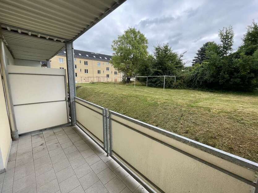 Wohnen mit Balkon + Einbauküche in ruhiger Lage!