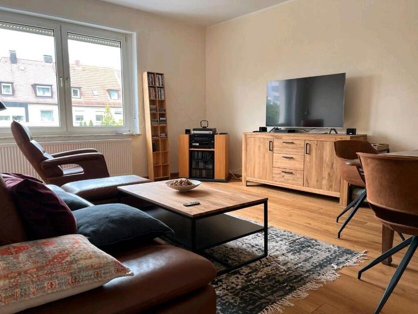 Helle Wohnung möbliert mit Balkon und Garten