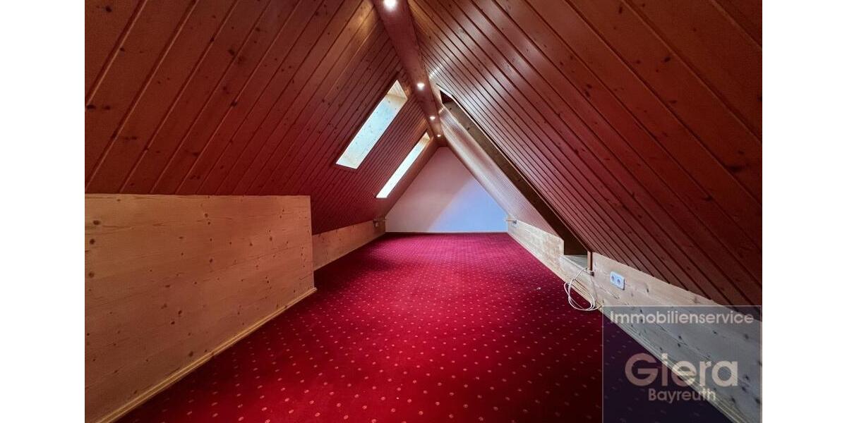 Etagenwohnung Neudrossenfeld - 3 Zimmer, 107 m&sup2;, 1.400&euro; | Angebot:25304925