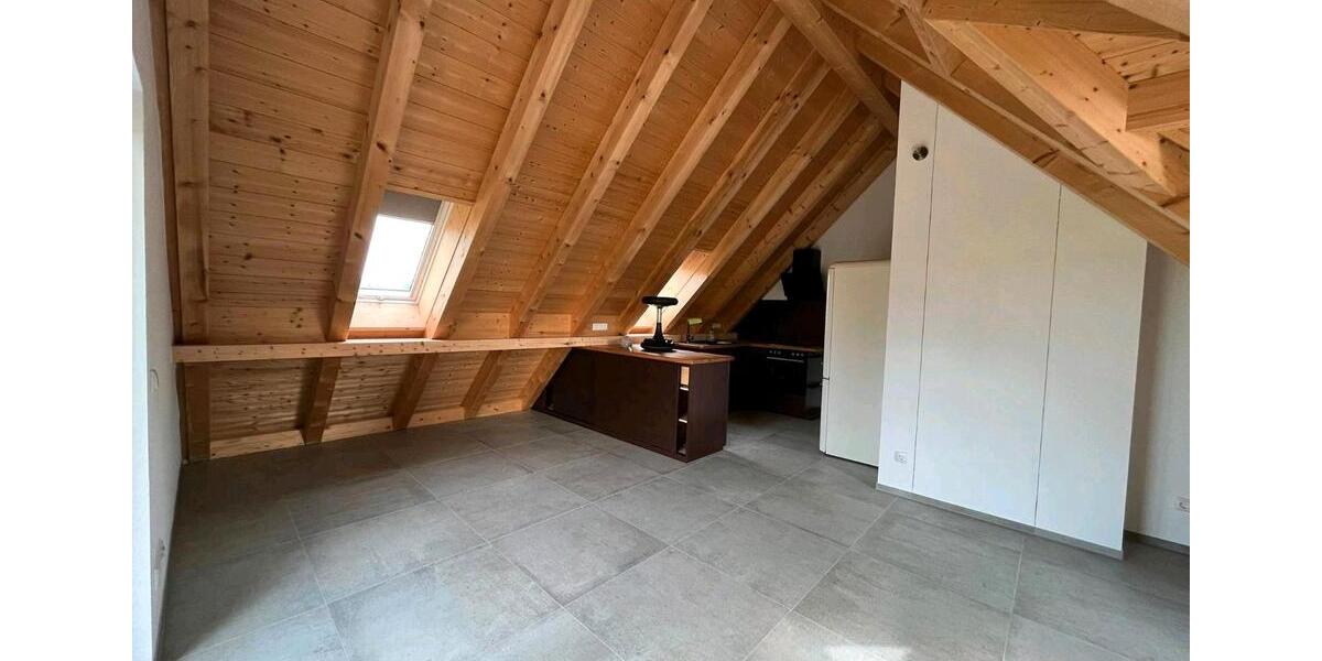 Dachgeschoßwohnung Finning - 3 Zimmer, 67 m&sup2;, 1.220&euro; | Angebot:26422205