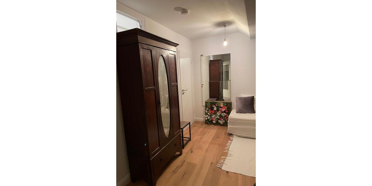 Dachgeschoßwohnung Riederich - 1 Zimmer, 27 m&sup2;, 550&euro; | Angebot:26483144