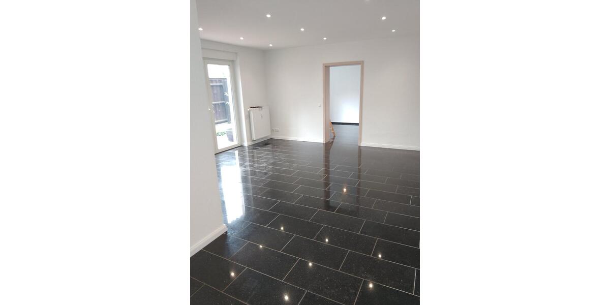 Erdgeschoßwohnung Werdau - 4 Zimmer, 95 m&sup2;, 740&euro; | Angebot:25042195